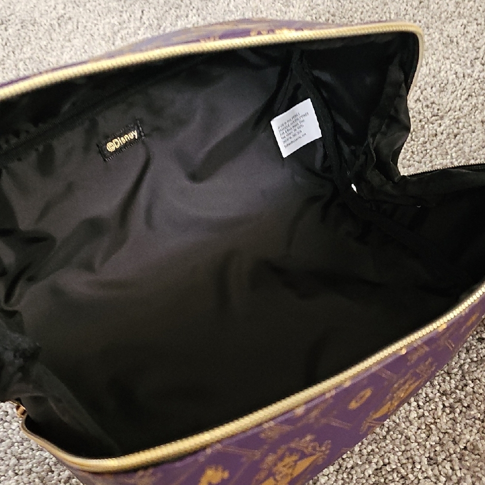 E62🔹️Disney Purple and Gold Disney Evil Queen Cosmetic Bag - Picture 3 of 4